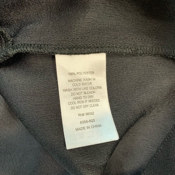 Women’s Carolina Belle Ruffle Sleeve Romper - Picture 7 of 7